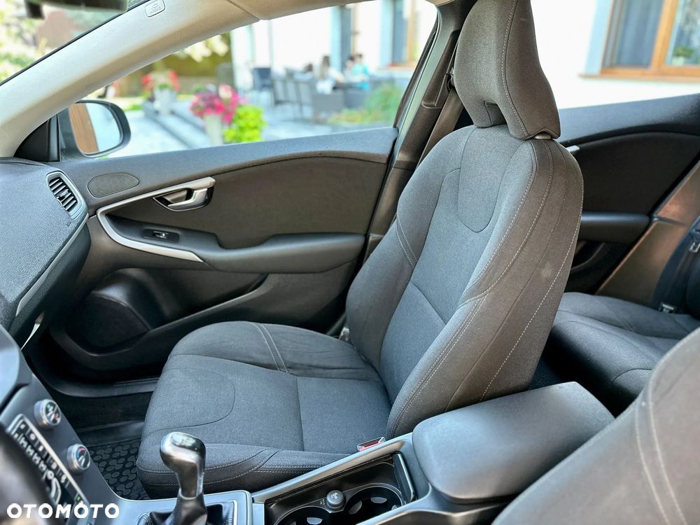 Volvo V40 D2 Momentum - 8
