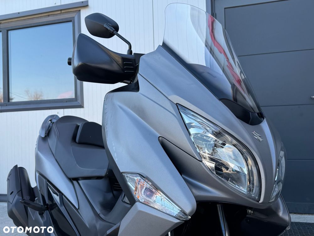 Suzuki Burgman - 16