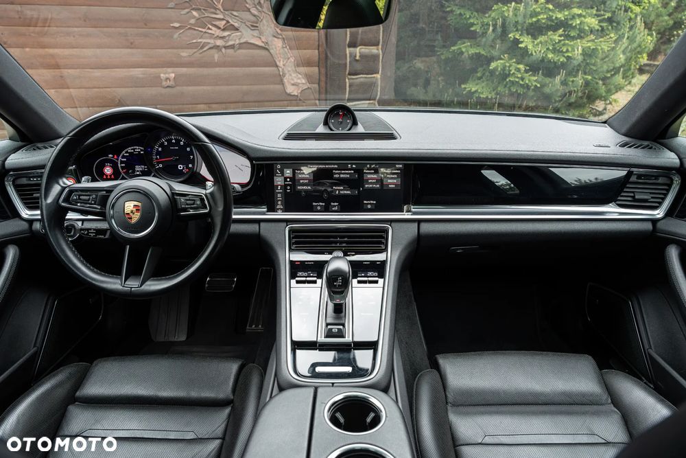 Porsche Panamera 4S - 30