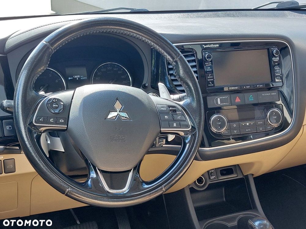 Mitsubishi Outlander - 18