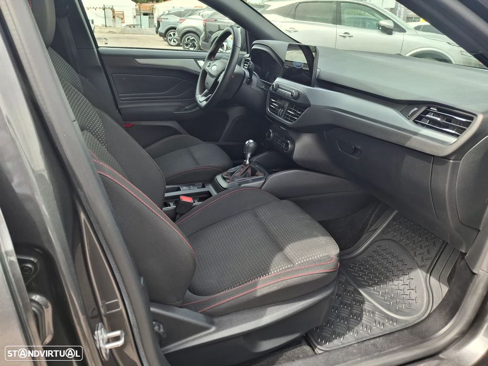 Ford Focus 1.0 EcoBoost MHEV ST-Line - 23