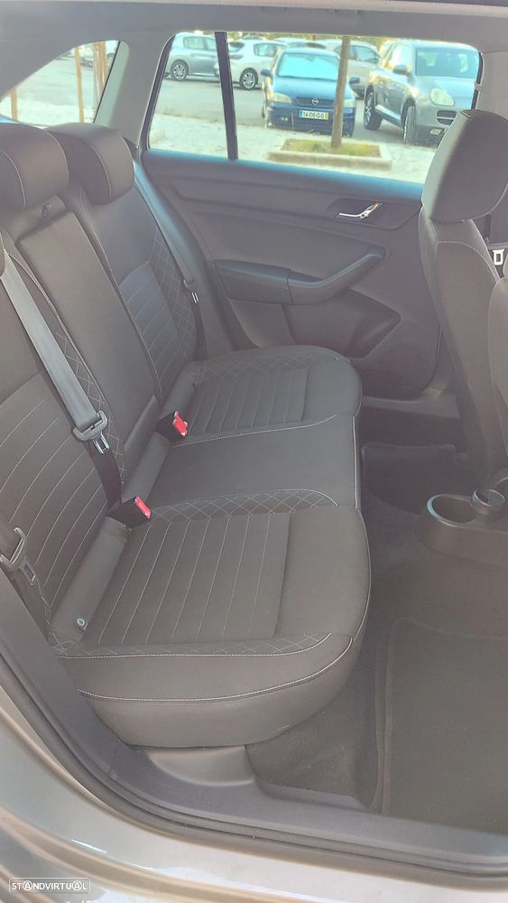 Skoda Rapid Spaceback - 11