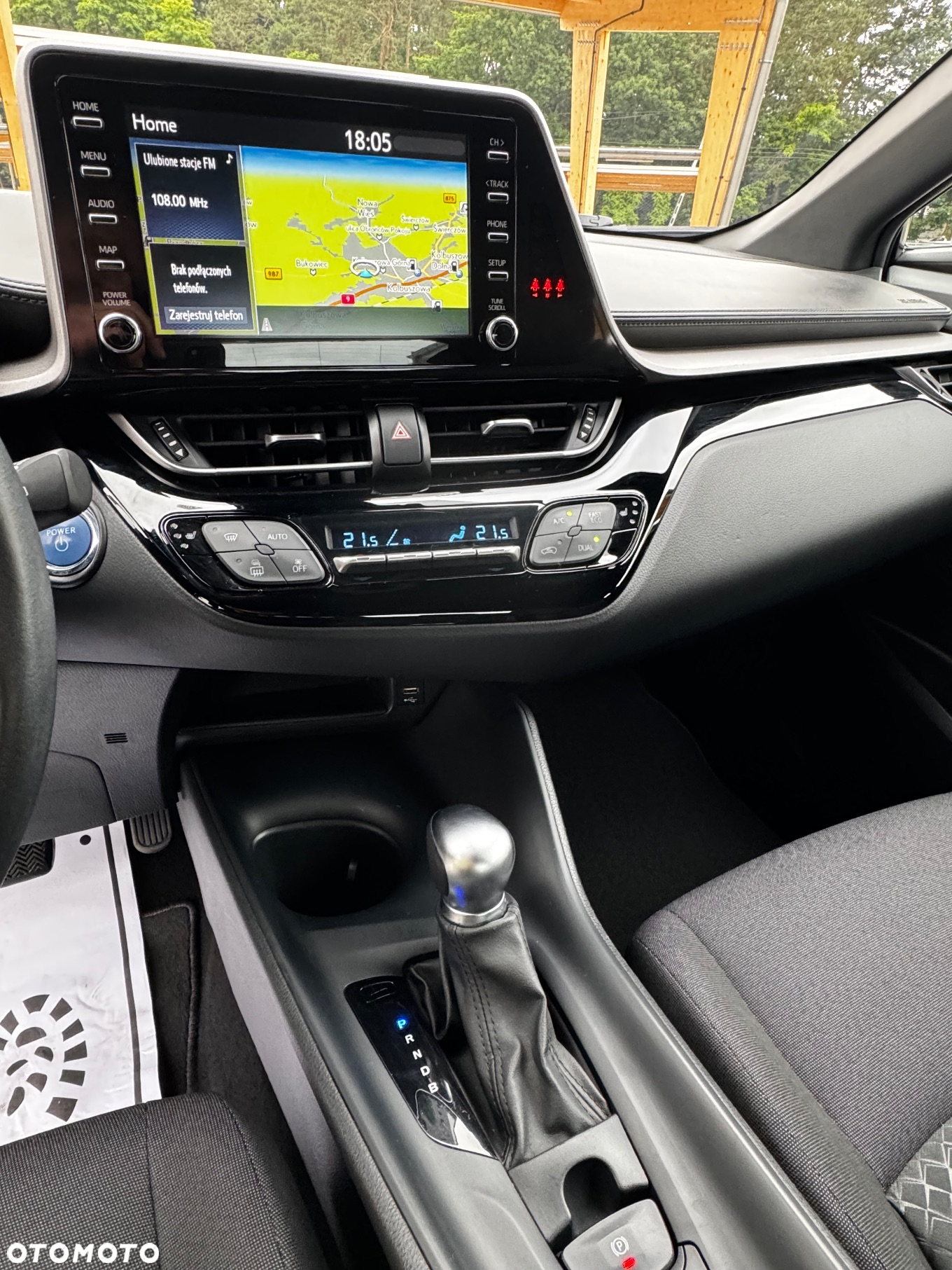 Toyota C-HR Hybrid Style - 12