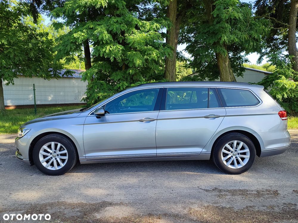 Volkswagen Passat 2.0 TDI SCR DSG Comfortline - 10
