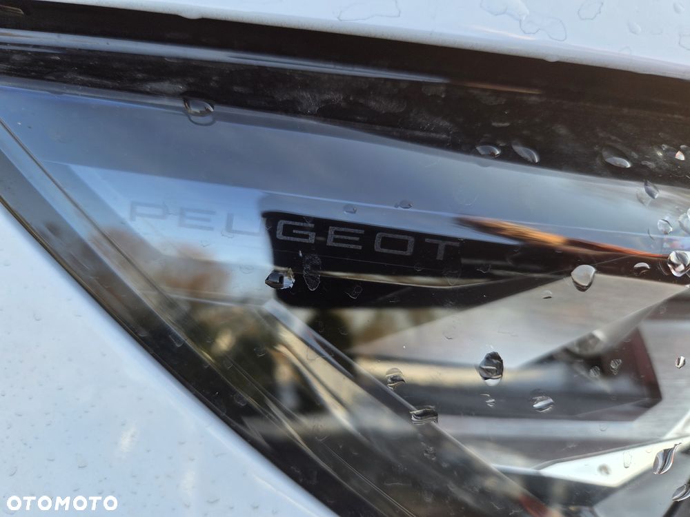 Peugeot 2008 1.2 Pure Tech GPF Allure S&S EAT6 - 20