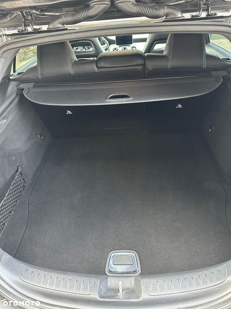 Mercedes-Benz CLA 220 d 7G-DCT - 34