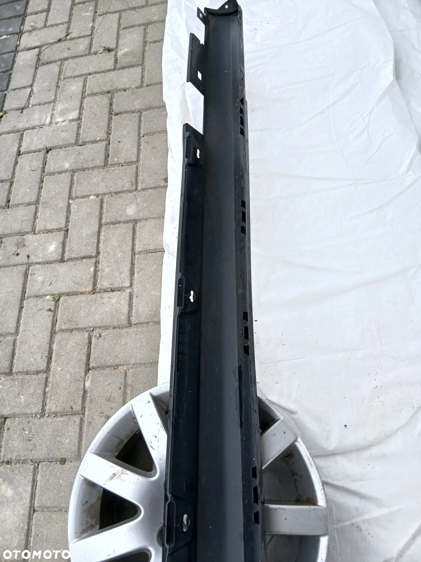 Listwa progowa prawa Mercedes EQE Sedan 22 V295 W295 A2956983200 - 4