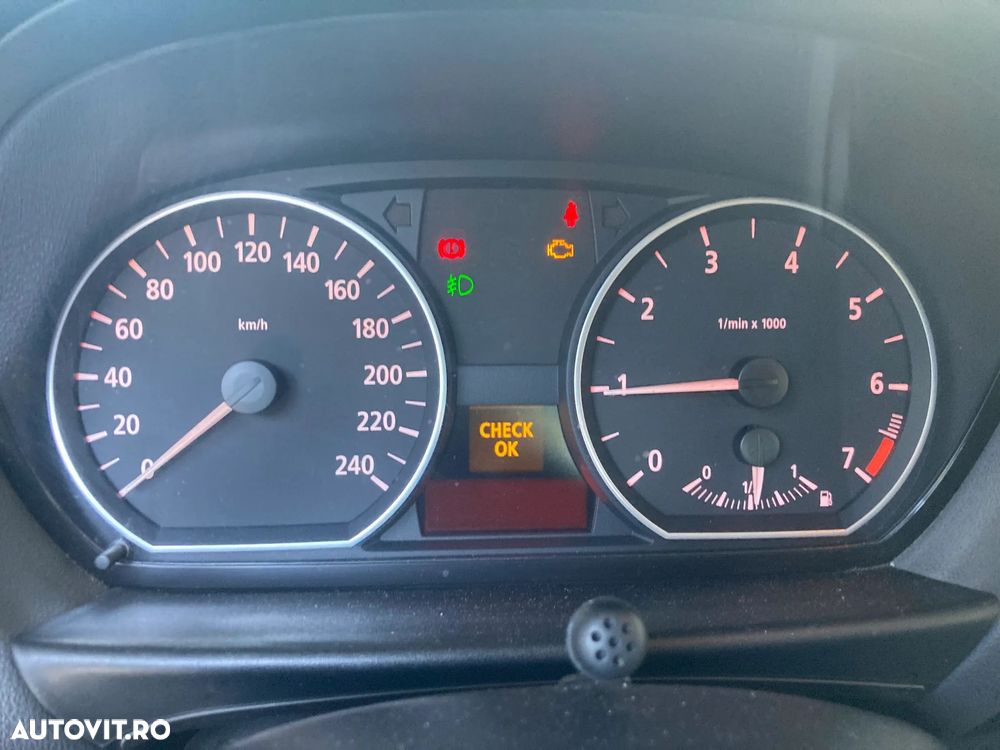 BMW Seria 1 120i - 13