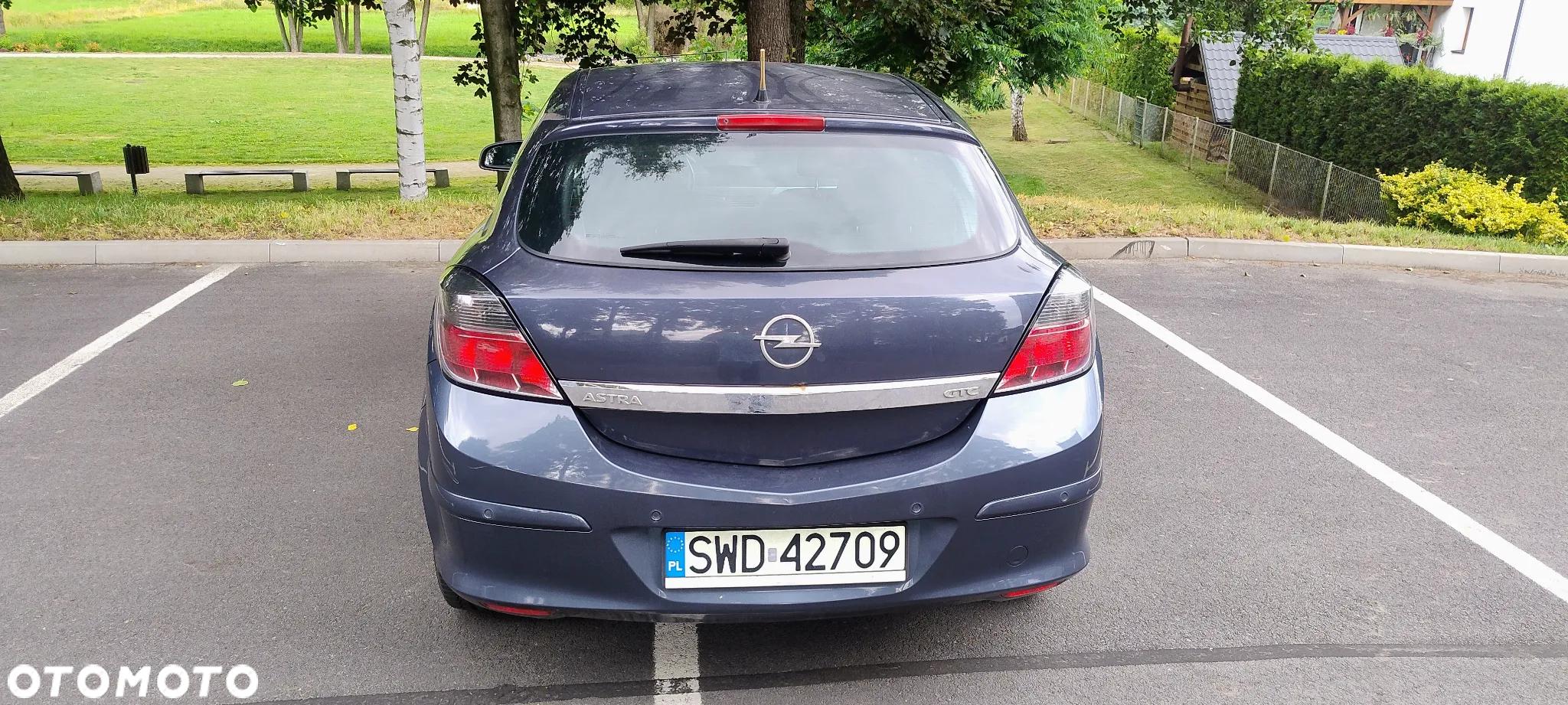 Opel Astra GTC 1.6 - 7