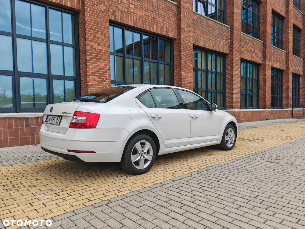 Skoda Octavia 1.6 TDI Business - 3