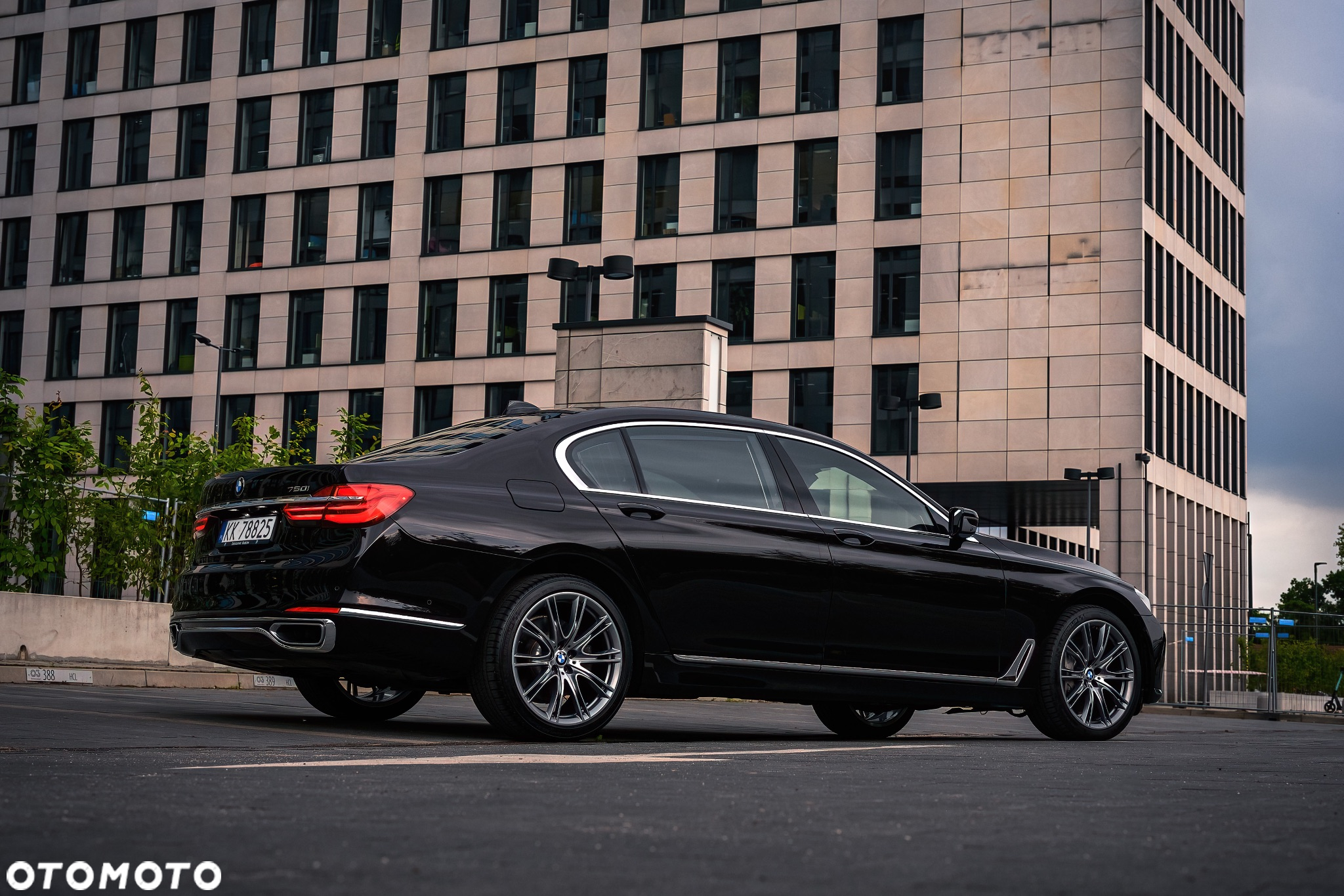 BMW Seria 7 750i - 4