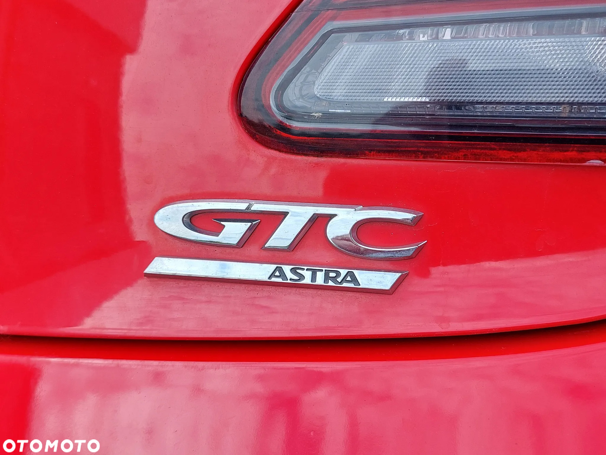 Opel Astra IV GTC 1.6 T Active - 15