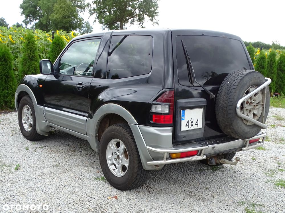Mitsubishi Pajero - 3