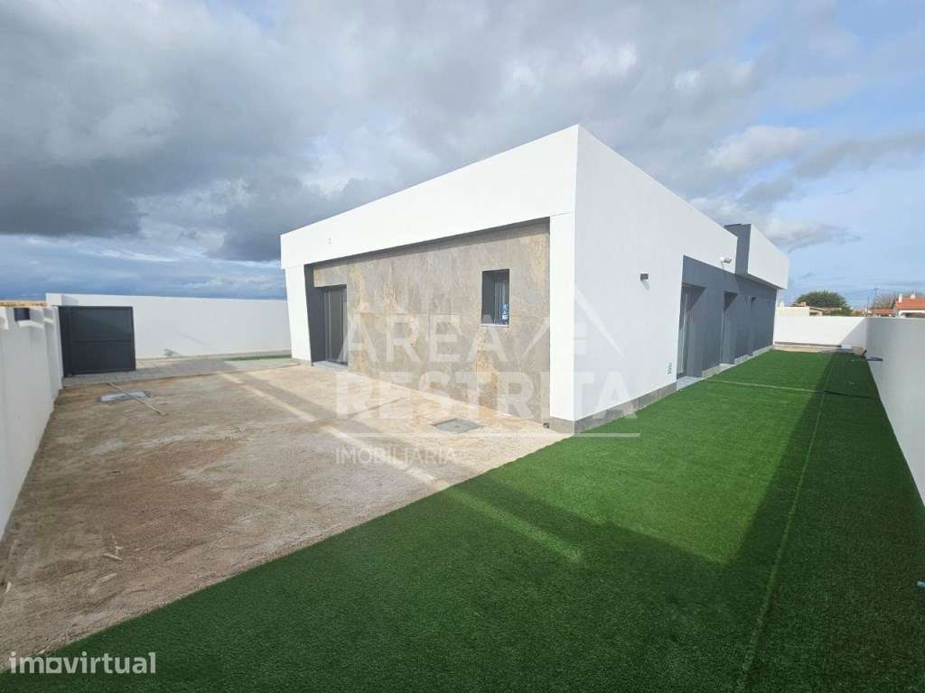Moradia Isolada T3, c/Piscina e Garagem, em Azeitão - Grande imagem: 2/35