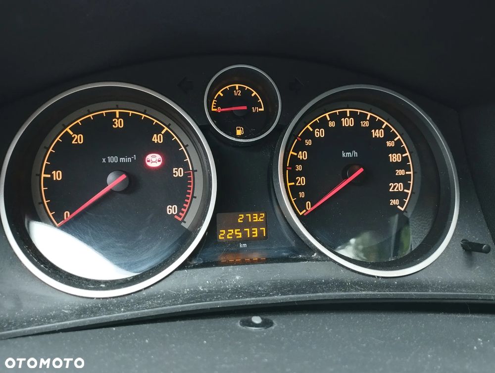 Opel Astra 1.7 CDTI - 11