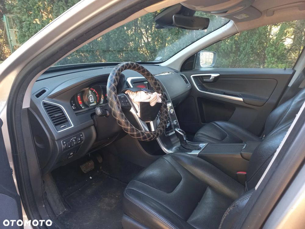 Volvo XC 60 D4 Geartronic Momentum - 8