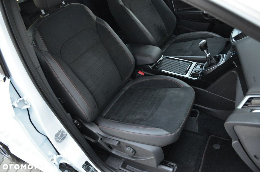 Ford Kuga - 27