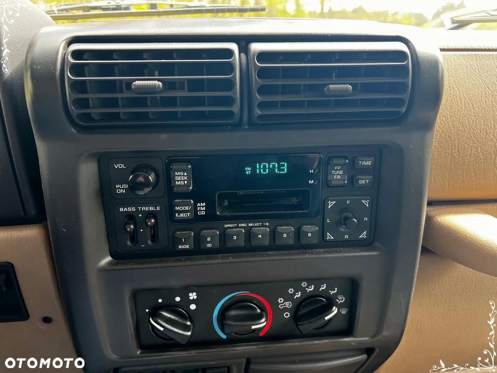Jeep Wrangler 4.0 Sport - 17