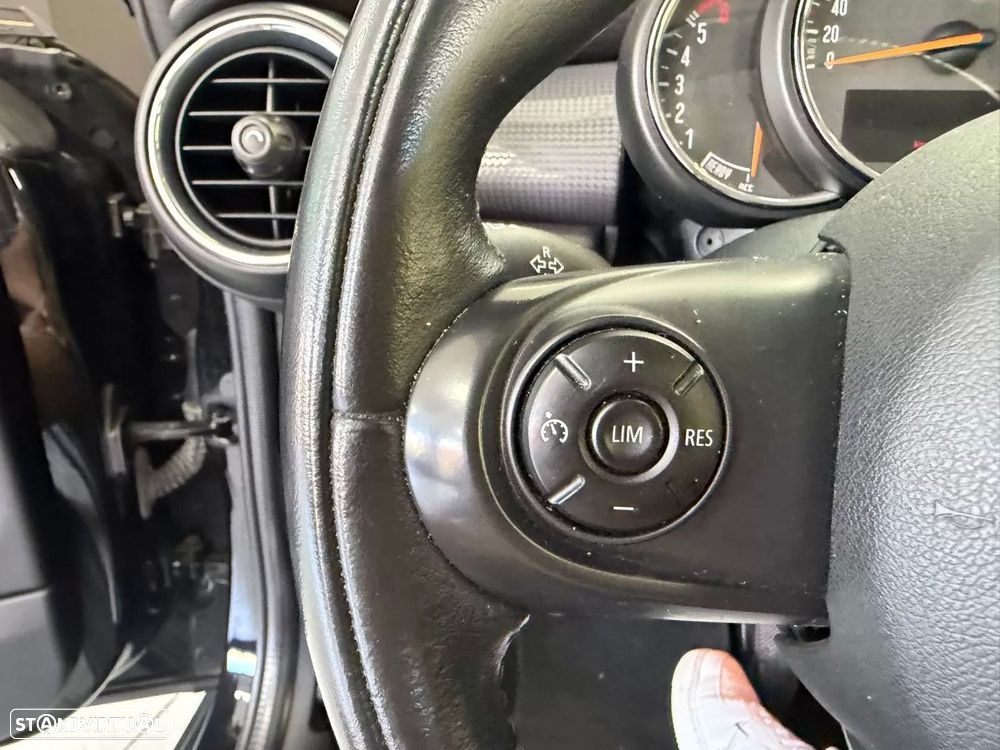 MINI 3 Portas Cooper D - 9
