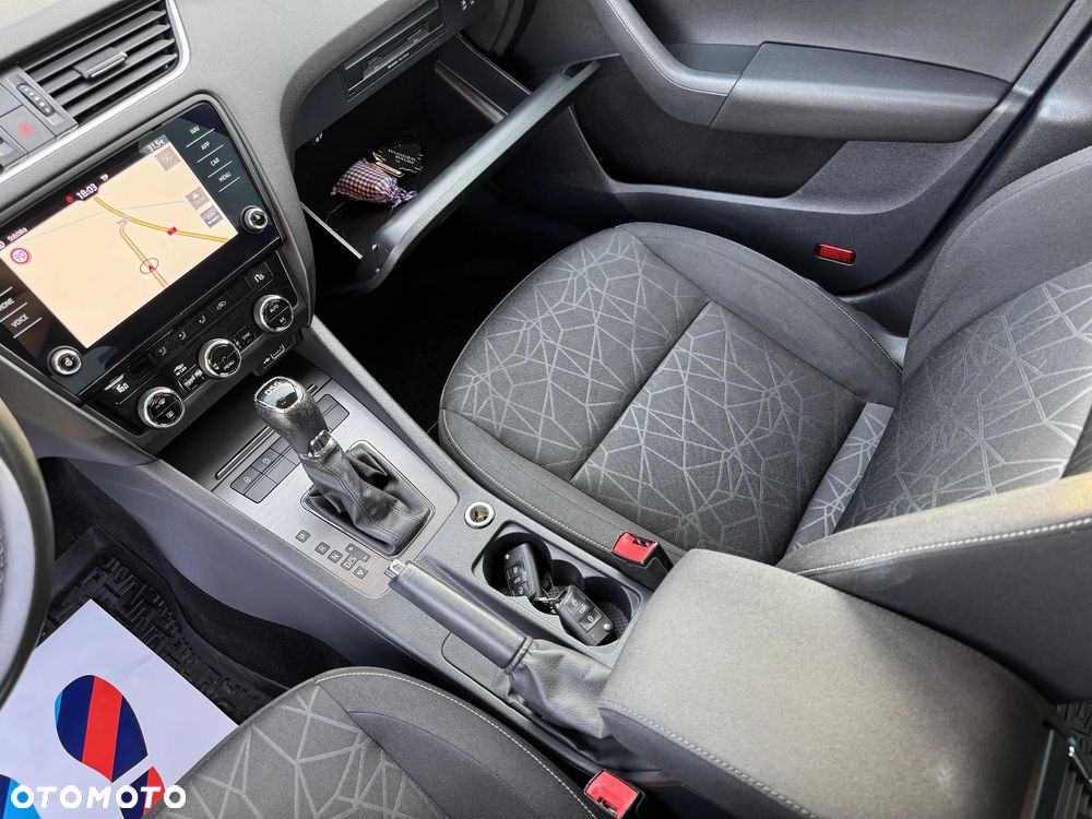 Skoda Octavia 2.0 TDI Elegance DSG - 37