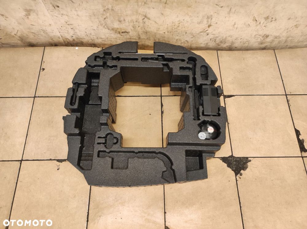 styropian wkład koła zapasu zstaw naprawczy audi a1 ii 82a - 1