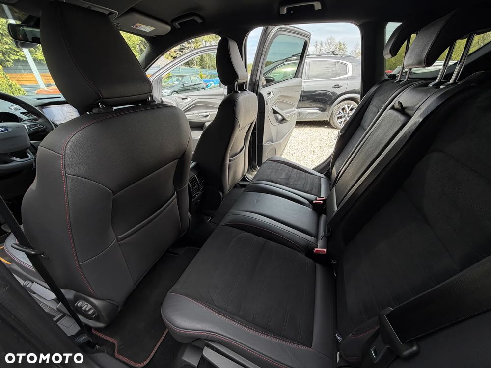 Ford Kuga 1.5 EcoBoost 2x4 ST-Line - 17