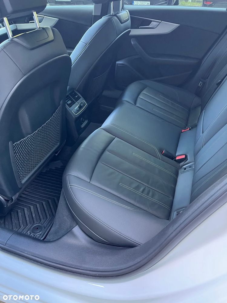 Audi A4 Limousine 45 TFSI Quattro S tronic - 12