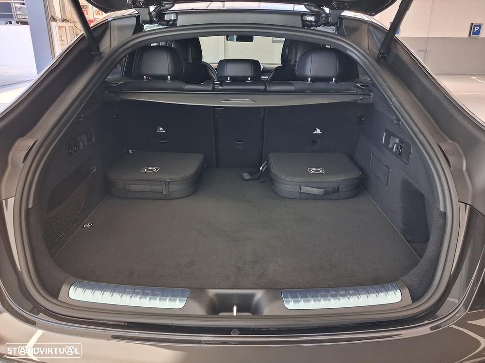 Mercedes-Benz GLC 300 e Coupe 4Matic - 13