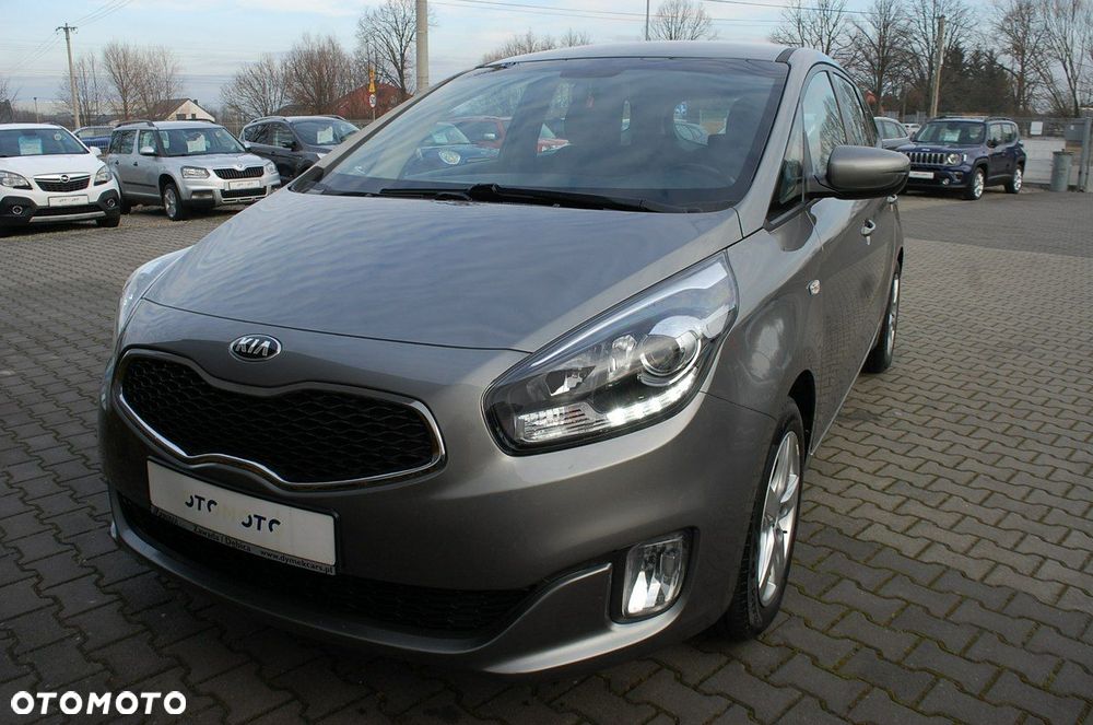 Kia Carens - 21