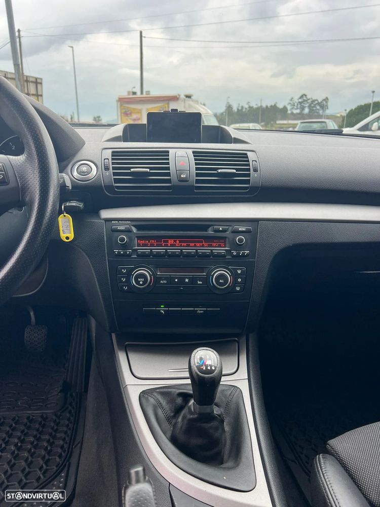 BMW 116 d Pack M - 23