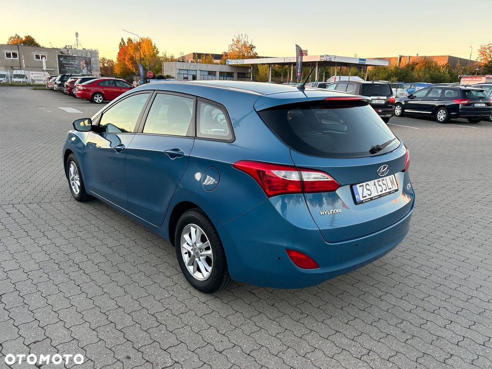 Hyundai i30 1.4 CRDi Comfort - 4