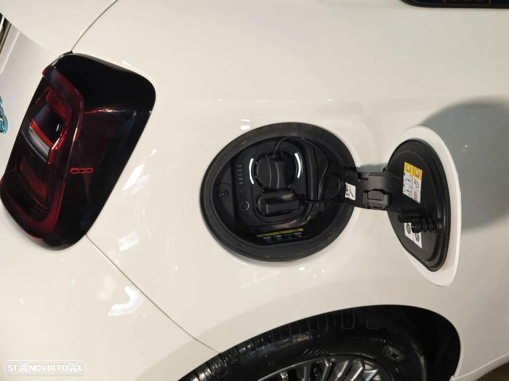 Fiat 500e 23,8kWh Red - 13