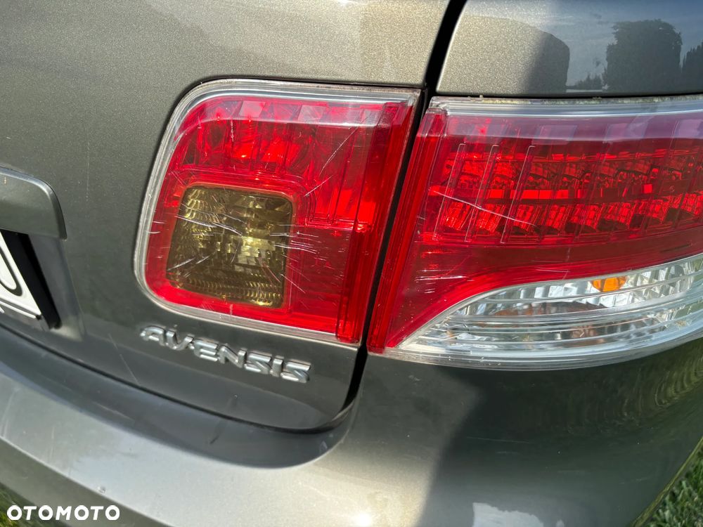 Toyota Avensis 1.8 Premium EU5 - 4