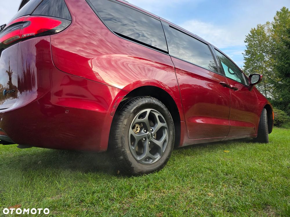 Chrysler Pacifica - 18