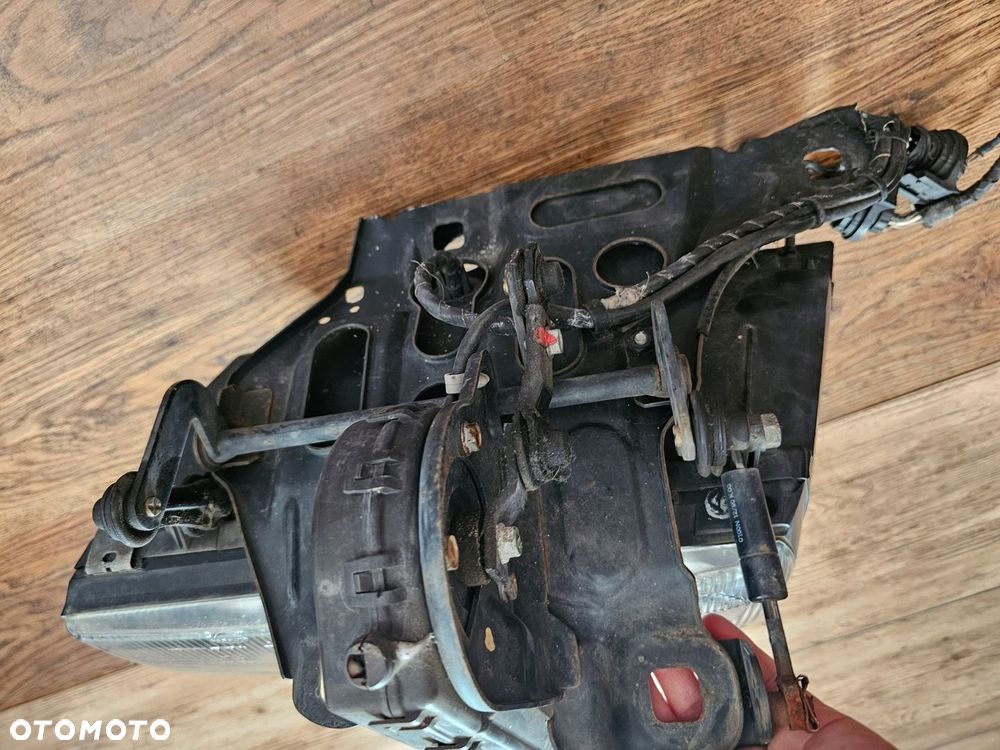 LAMPA LEWY PRAWY PRZÓD BMW E31 850 840 - 8