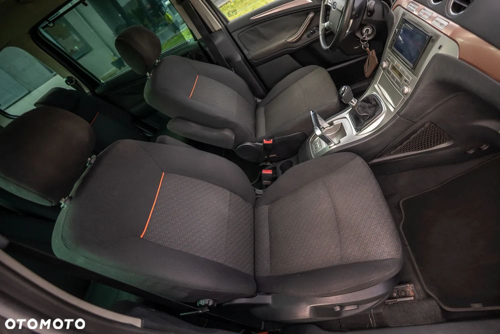Ford Galaxy - 18