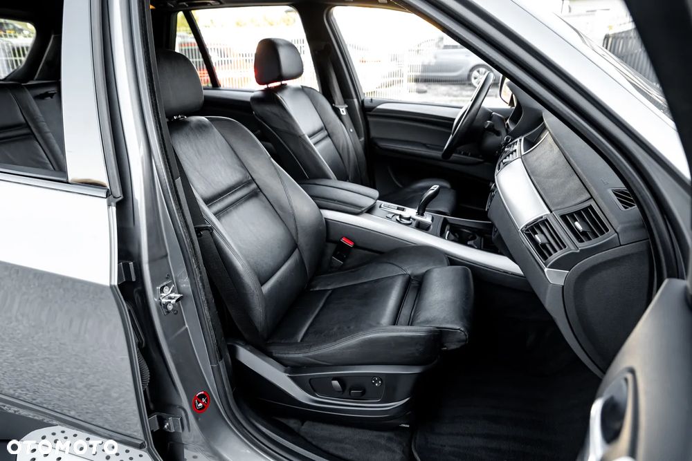 BMW X5 3.0si xDrive - 26