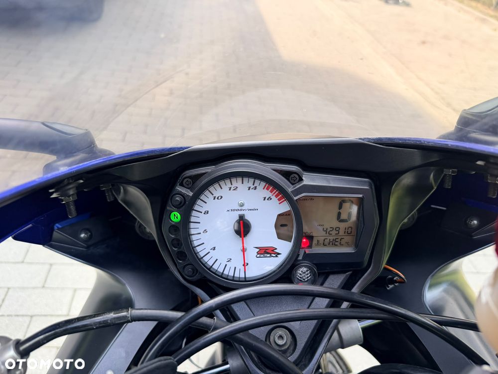 Suzuki GSX-R - 6