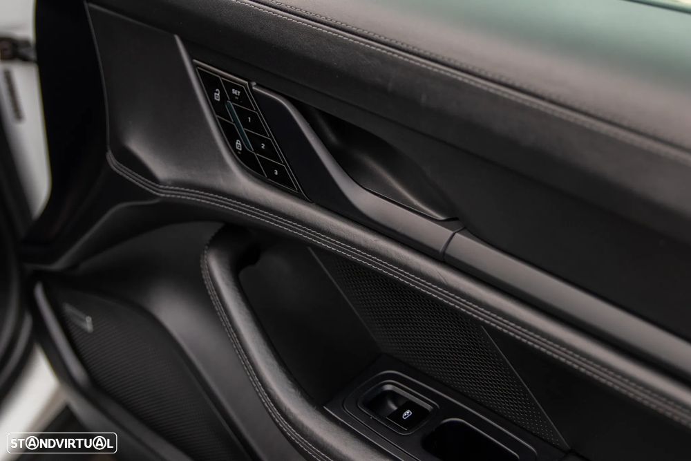 Porsche Taycan 4S Bateria Performance Plus - 36