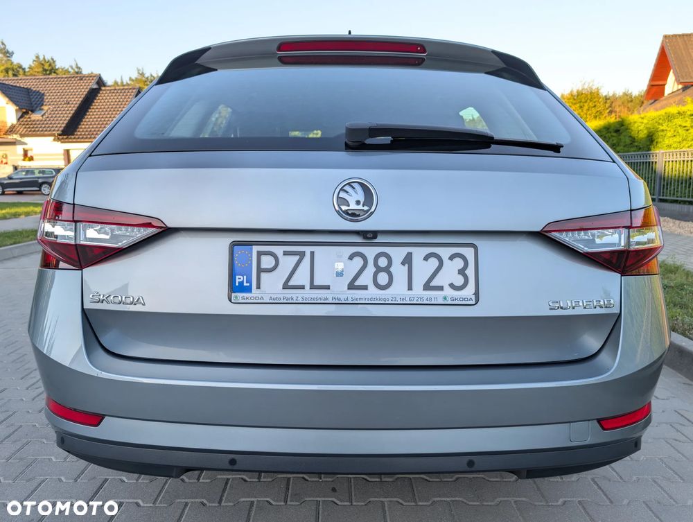 Skoda Superb 2.0 TDI DSG Style - 38