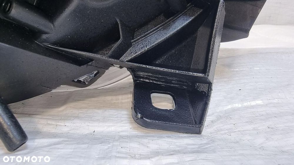 Opel Combo D lampa lewa przód przednia 520868580E - 12