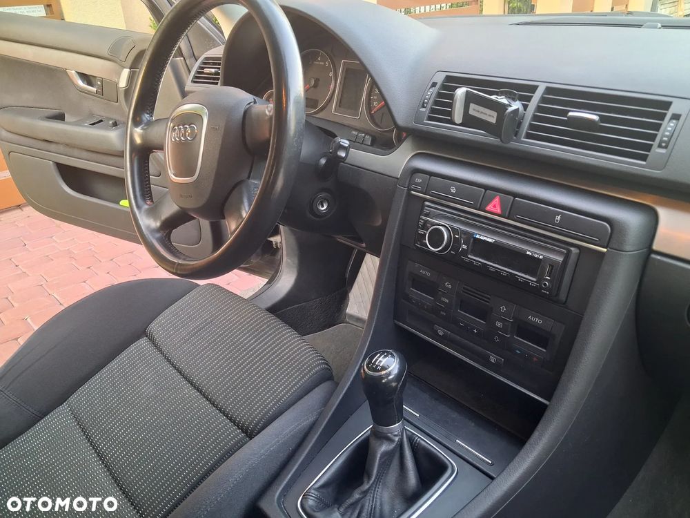 Audi A4 Limousine 2 - 10
