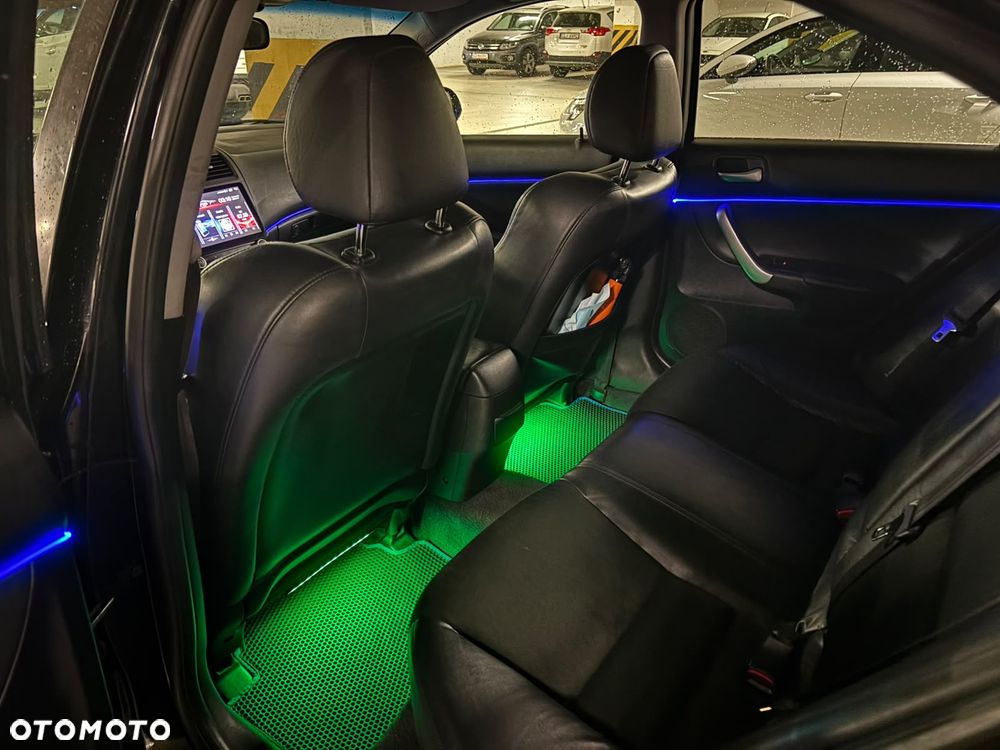 Honda Accord 2.0 Executive - 18