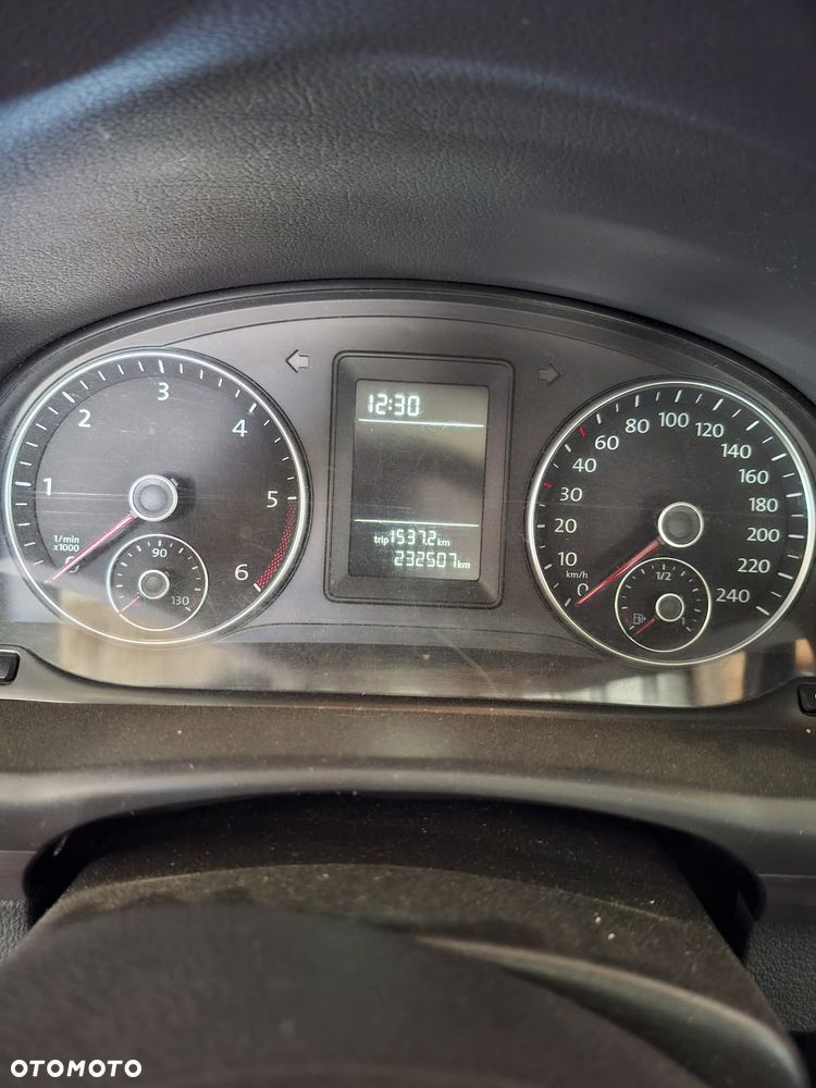 Volkswagen Touran - 9
