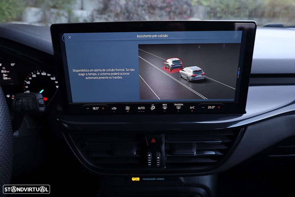 Ford Focus 1.0 EcoBoost MHEV ST-Line - 36