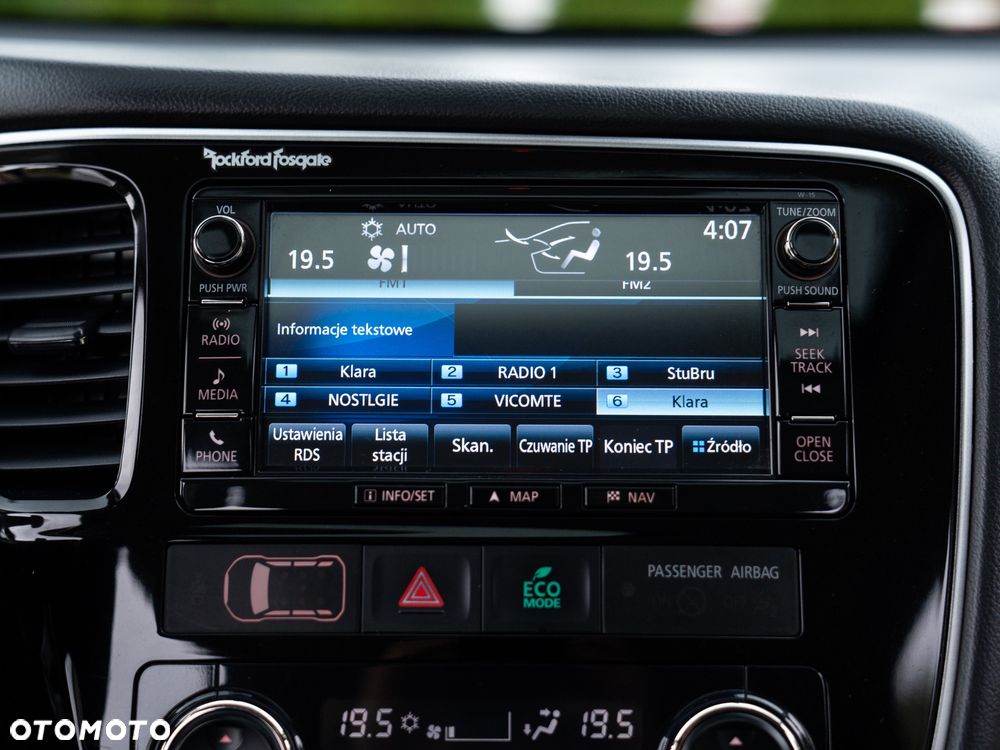 Mitsubishi Outlander 2.0 4WD Plug-In Hybrid Plus - 38