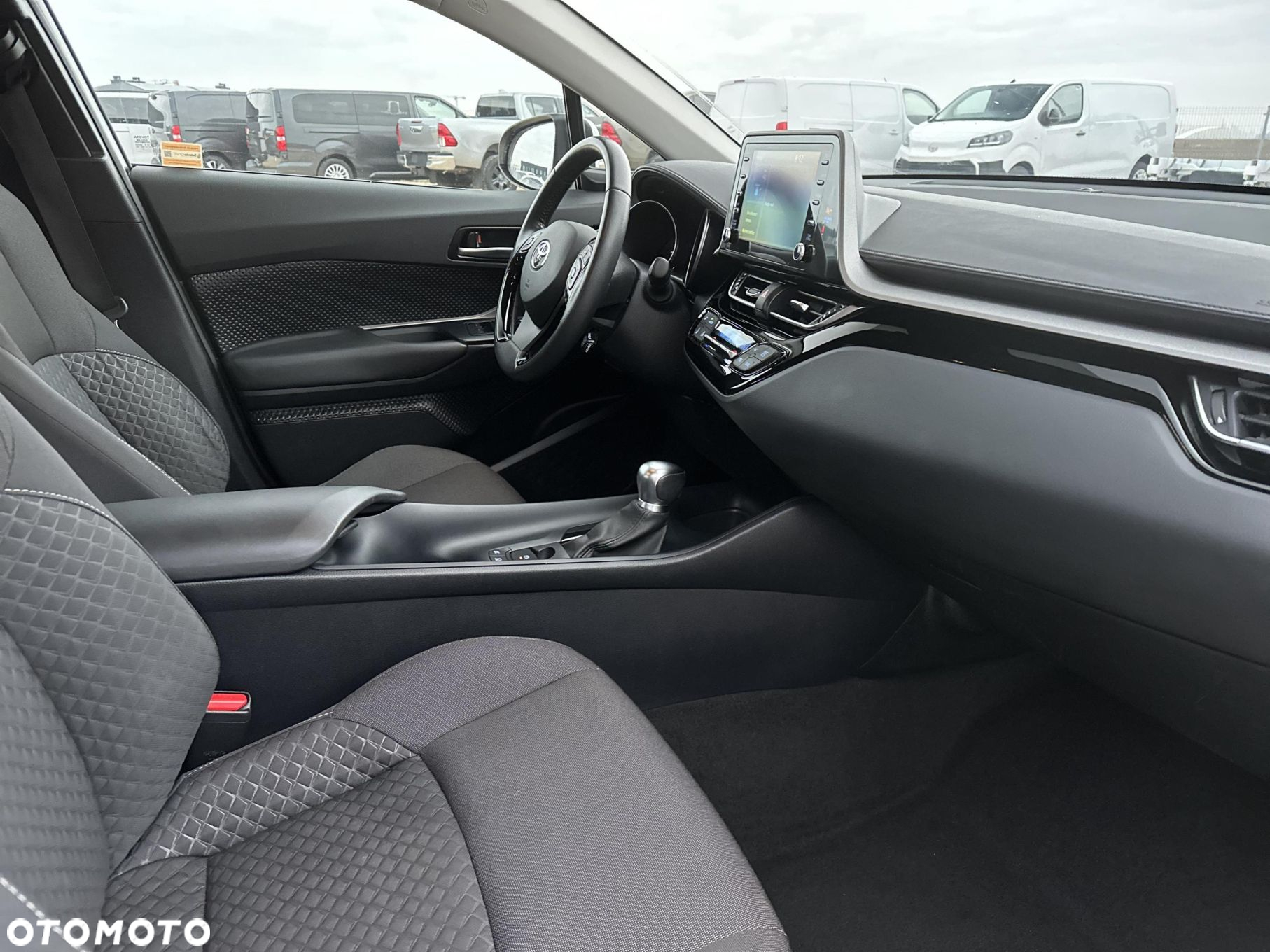 Toyota C-HR - 12