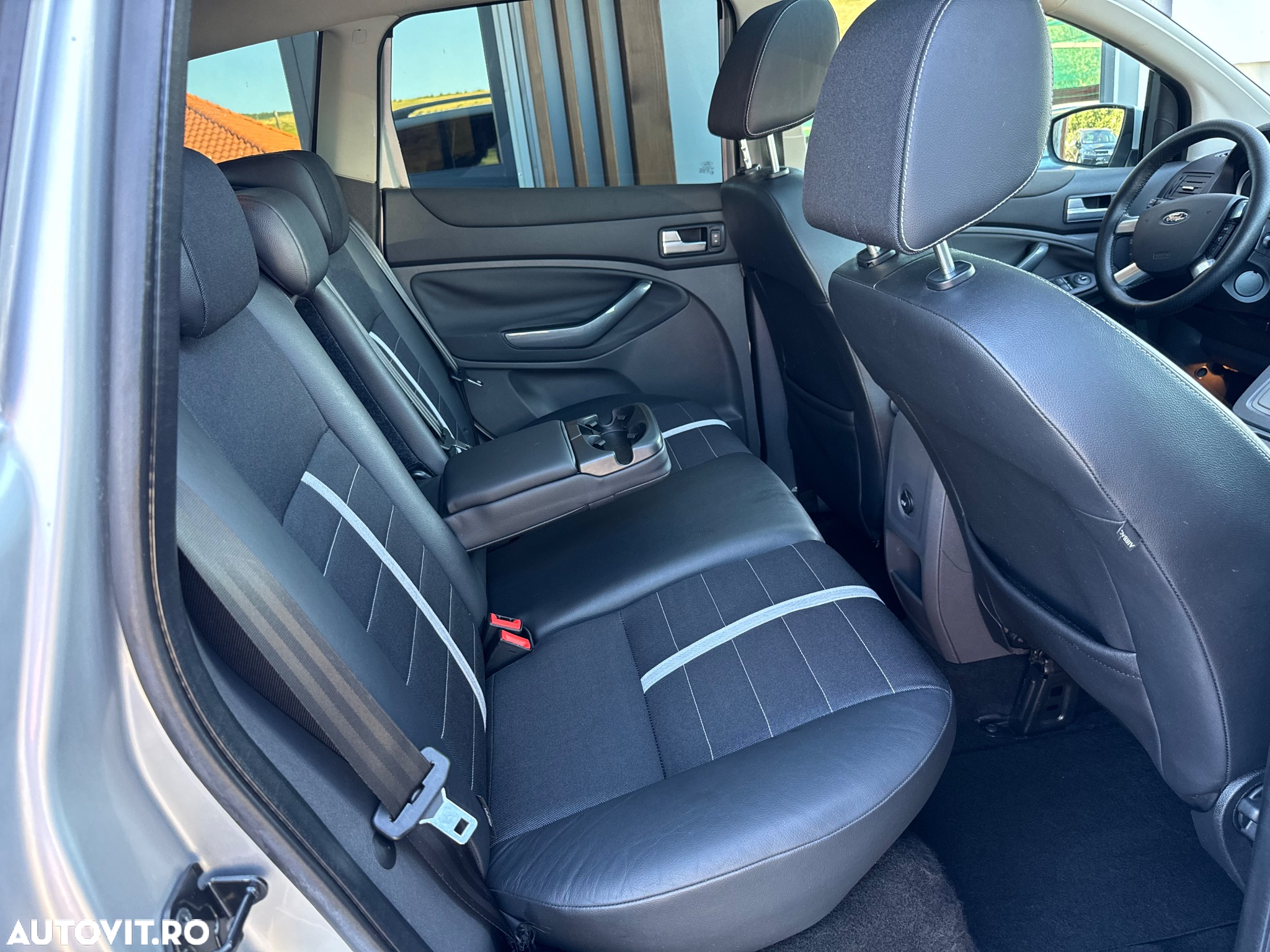 Ford Kuga 2.0 TDCi 4x4 Aut. Titanium - 12