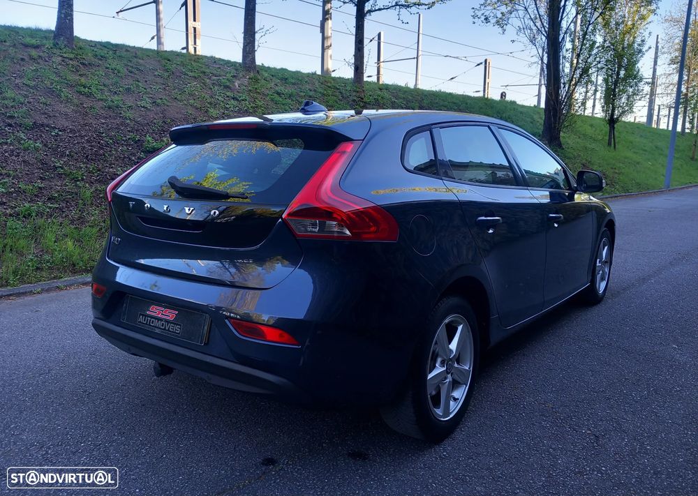 Volvo V40 D2 Summum - 31