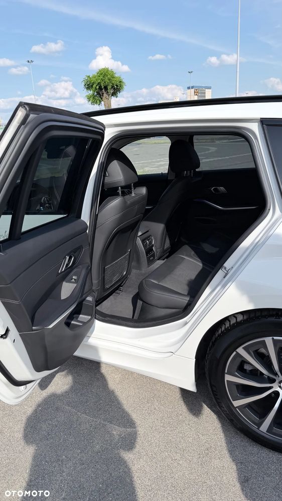 BMW Seria 3 318i Sport Line - 12
